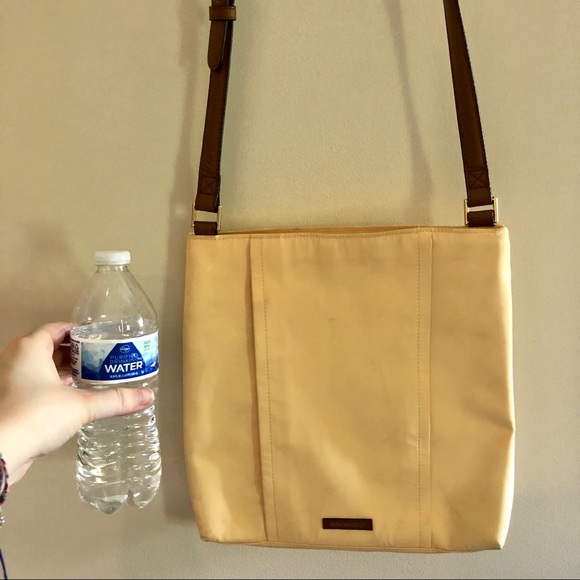 Vera Bradley Rectangular Pale Yellow Adjustable Strap Purse - Picture 3 of 16